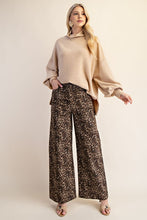 Cargar imagen en el visor de la galería, Pantalon animal print