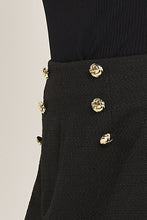 Cargar imagen en el visor de la galería, Falda Midi Negra con Botones Dorados y Abertura Frontal