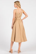 Cargar imagen en el visor de la galería, Vestido beige con cinturon