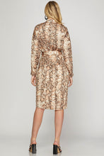 Cargar imagen en el visor de la galería, Vestido animal print