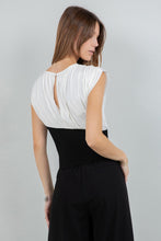 Cargar imagen en el visor de la galería, Top Bicolor Draped Elegance