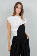 Cargar imagen en el visor de la galería, Top Bicolor Draped Elegance