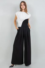 Cargar imagen en el visor de la galería, Top Bicolor Draped Elegance