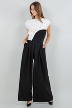 Cargar imagen en el visor de la galería, Top Bicolor Draped Elegance