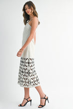 Cargar imagen en el visor de la galería, Vestido midi con detalles bordados