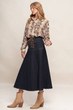 Cargar imagen en el visor de la galería, Blusa con estampado snake print