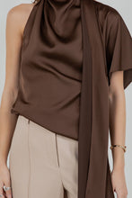 Cargar imagen en el visor de la galería, Top asimetrico marrron