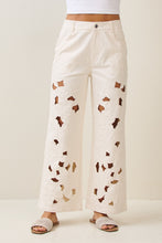 Cargar imagen en el visor de la galería, Pantalon blanco bordado