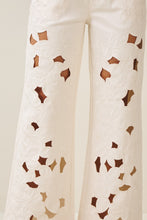 Cargar imagen en el visor de la galería, Pantalon blanco bordado
