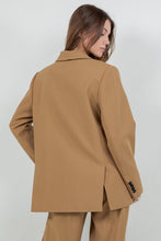 Cargar imagen en el visor de la galería, Set de chaqueta  Camel con Detalle en Tobillo