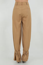 Cargar imagen en el visor de la galería, Set de chaqueta  Camel con Detalle en Tobillo