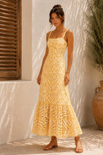 Cargar imagen en el visor de la galería, Vestido maxi amarillo