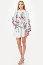 Cargar imagen en el visor de la galería, Vestido Corto Floral con Cinturón