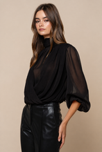 Cargar imagen en el visor de la galería, Blusa negra